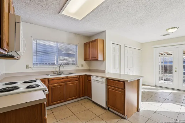 $245,000 | 8330 Bent Meadow Drive, Converse, TX 78109