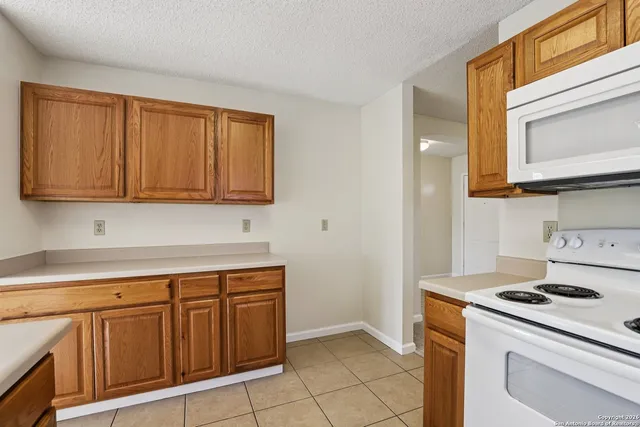 $245,000 | 8330 Bent Meadow Drive, Converse, TX 78109