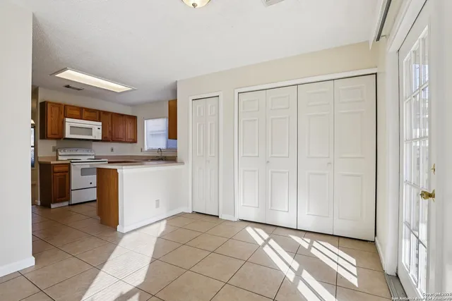 $245,000 | 8330 Bent Meadow Drive, Converse, TX 78109