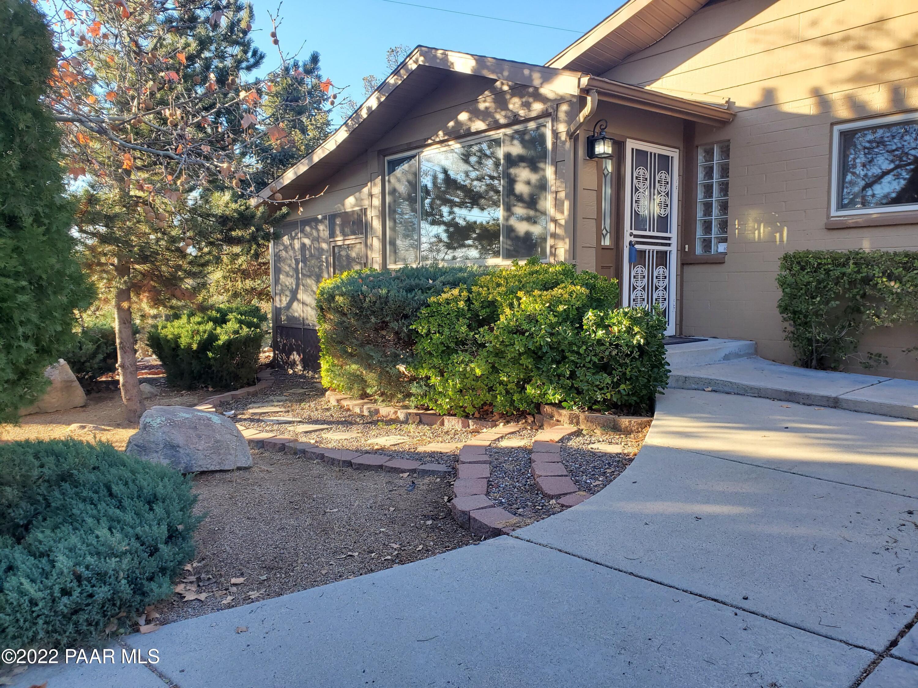 1985 Thumb Butte Road Prescott, AZ 86303 - Photo 3 of 34 Front Yard 2