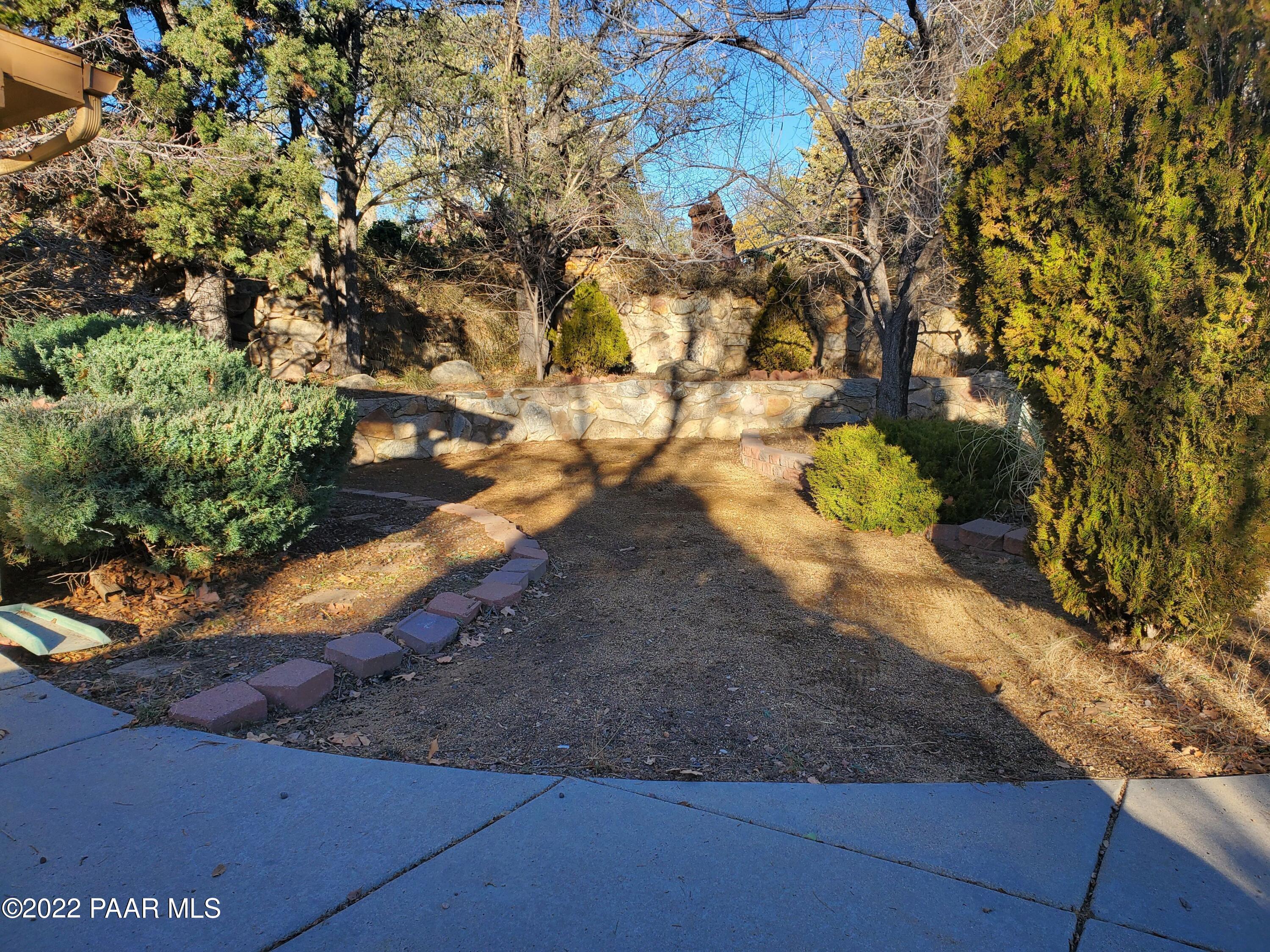 1985 Thumb Butte Road Prescott, AZ 86303 - Photo 4 of 34 Front Yard 3