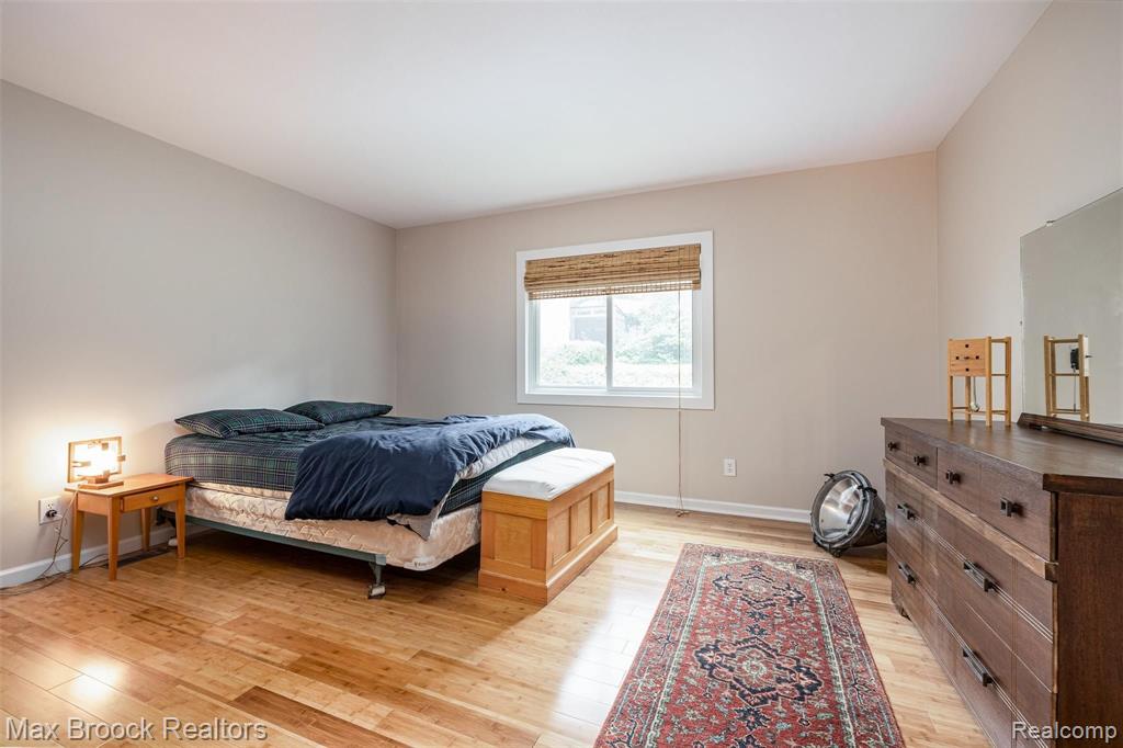 1709 Inverness Street Sylvan Lake, MI 48320 - Photo 14 of 33