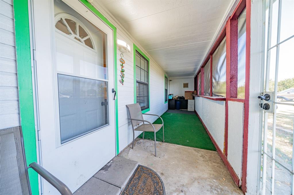 1524 Crowell Road Kaufman, TX 75142 - Photo 11 of 28 a view of entryway