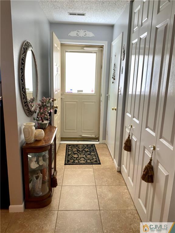 1 Carriage Place Edison, NJ 08820 - Photo 3 of 29