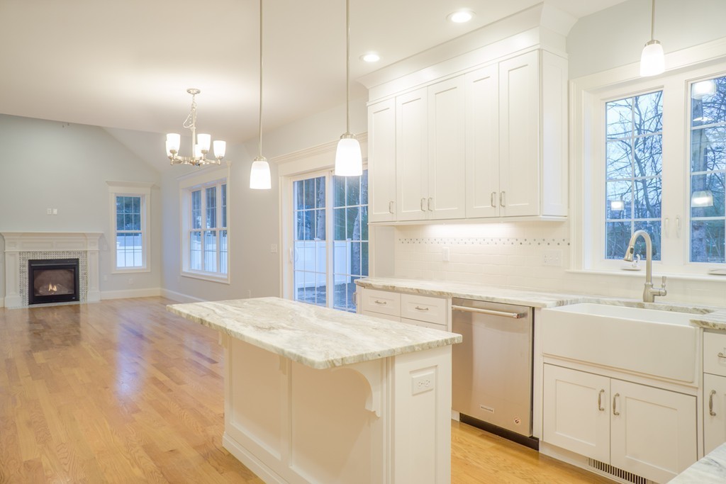 66 Russell Road Framingham, MA 01702 - Photo 5 of 29 Gallery Image 5