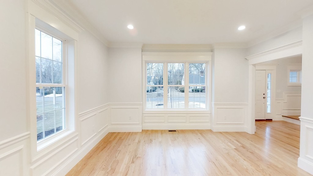 66 Russell Road Framingham, MA 01702 - Photo 7 of 29 Gallery Image 7