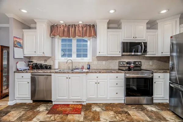 $440,000 | 141 Opal Lane, Gardner, MA 01440