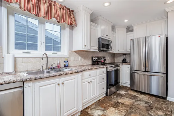 $440,000 | 141 Opal Lane, Gardner, MA 01440