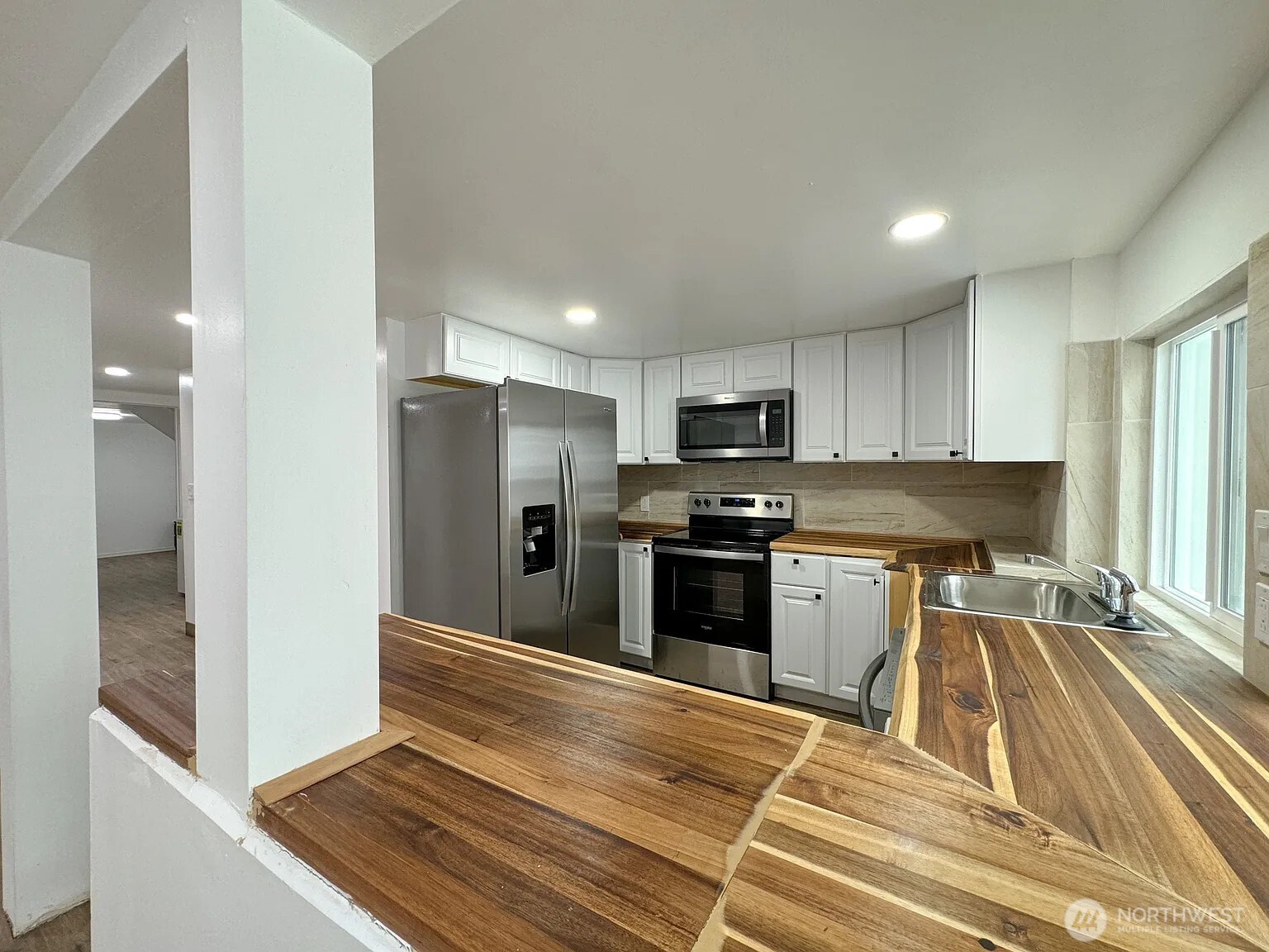 5214 Green Lake Way North Seattle, WA 98103 - Photo 3 of 12