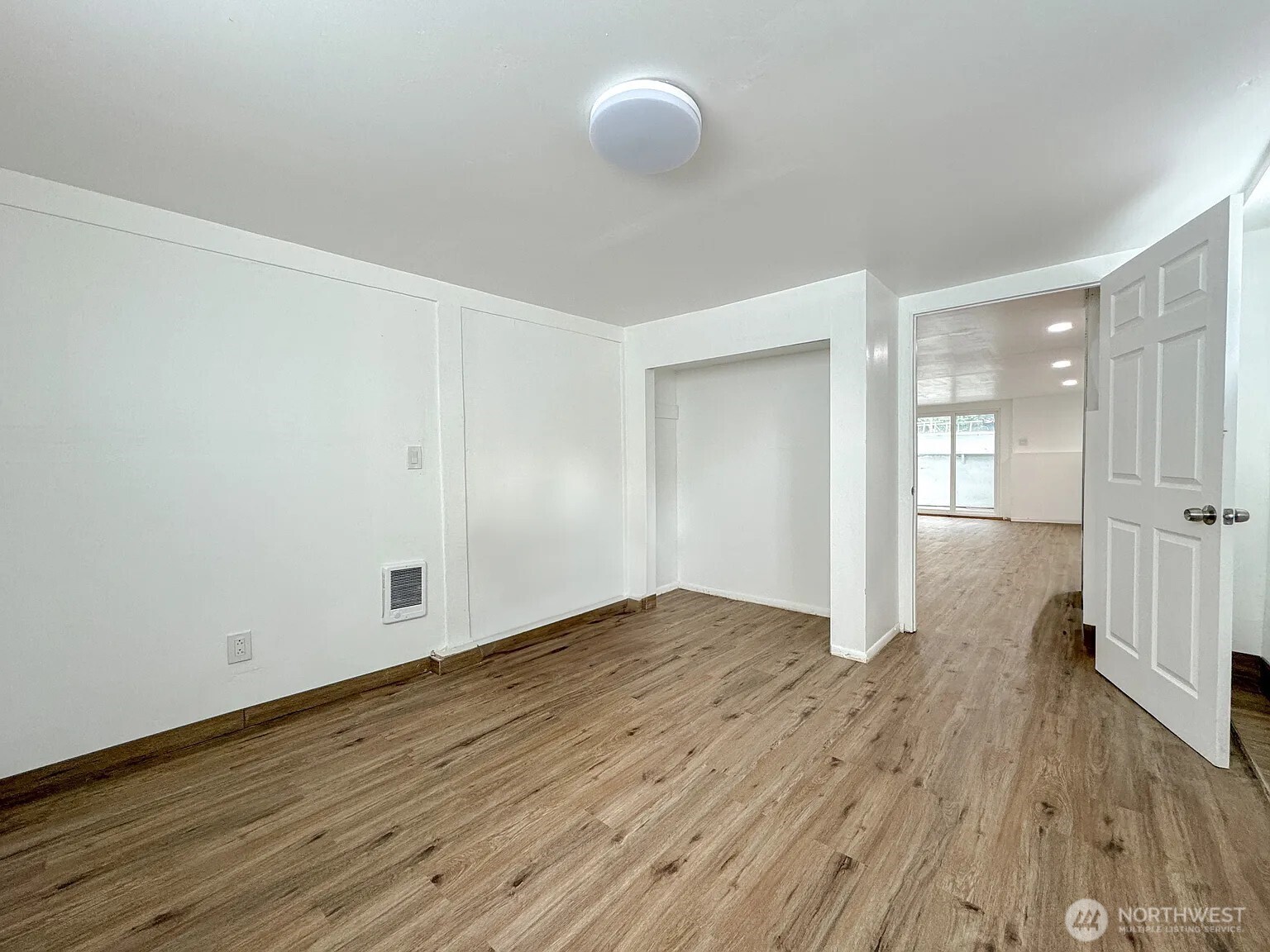 5214 Green Lake Way North Seattle, WA 98103 - Photo 7 of 12