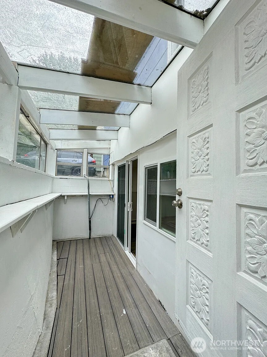 5214 Green Lake Way North Seattle, WA 98103 - Photo 10 of 12