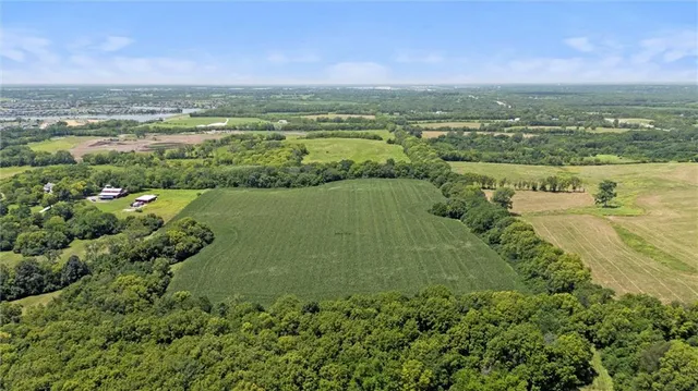 $465,000 | 2 Horridge Road, Kansas City, MO 64149