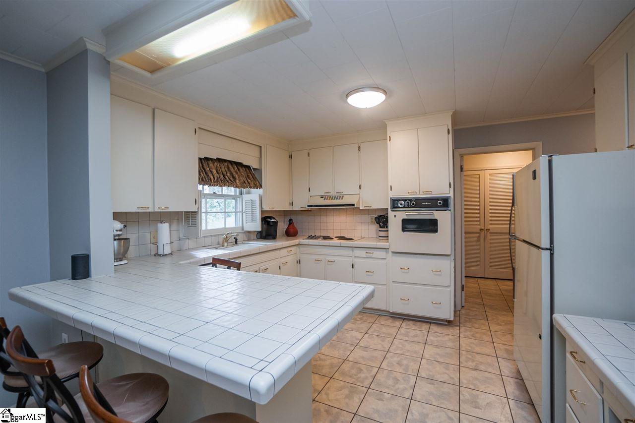 902 Calvert Avenue Clinton, SC 29325 - Photo 11 of 36
