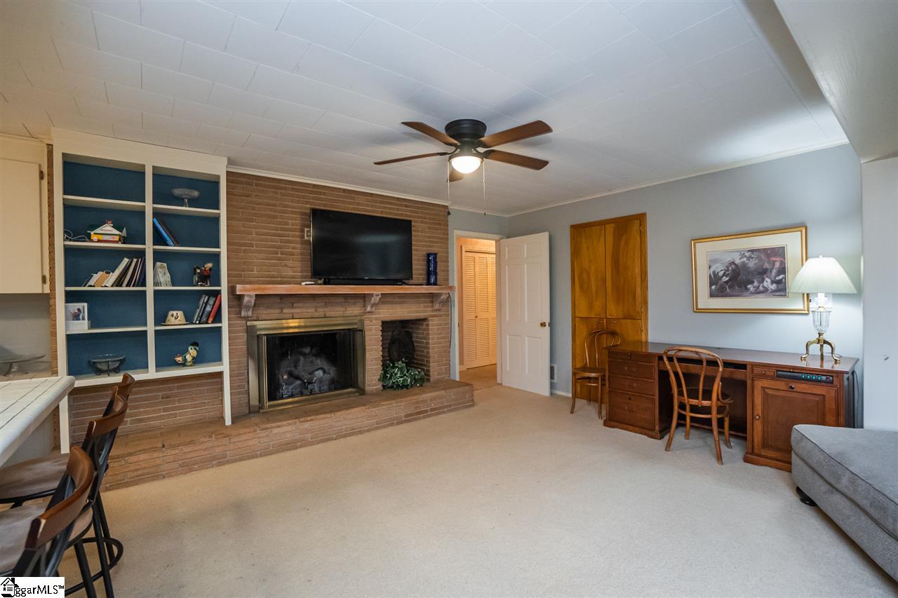 902 Calvert Avenue Clinton, SC 29325 - Photo 14 of 36