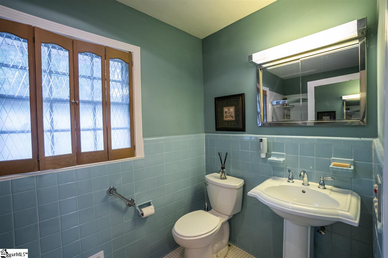 902 Calvert Avenue Clinton, SC 29325 - Photo 21 of 36