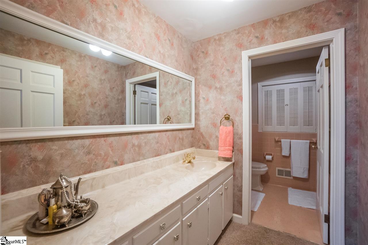 902 Calvert Avenue Clinton, SC 29325 - Photo 28 of 36