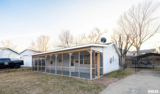 $97,300 | 1503 Augusta Street, Pekin, IL 61554