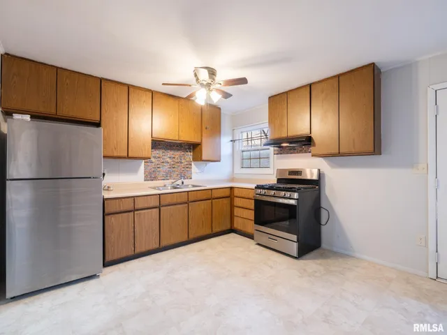 $97,300 | 1503 Augusta Street, Pekin, IL 61554