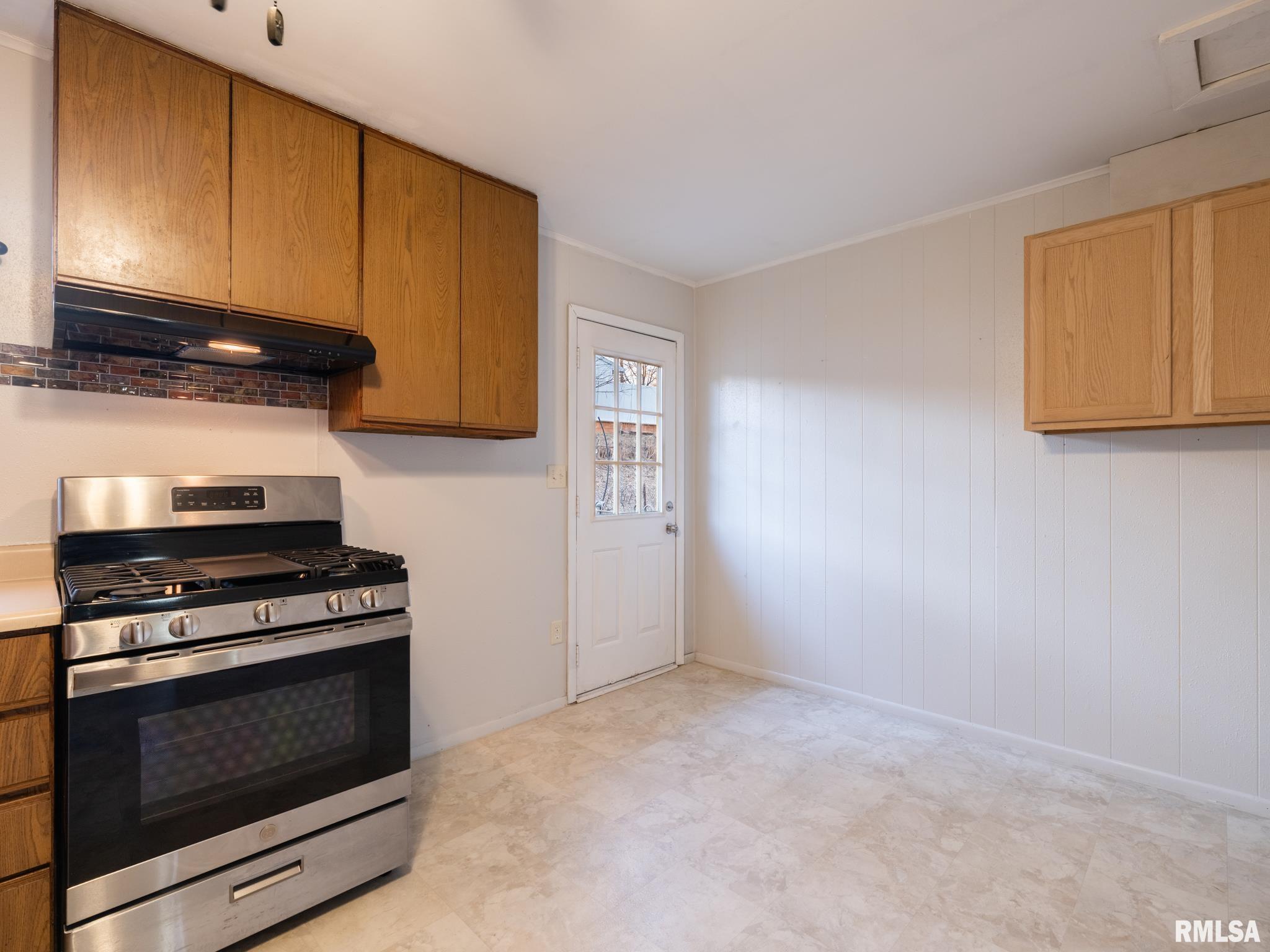 1503 Augusta Street Pekin, IL 61554 - Photo 14 of 28