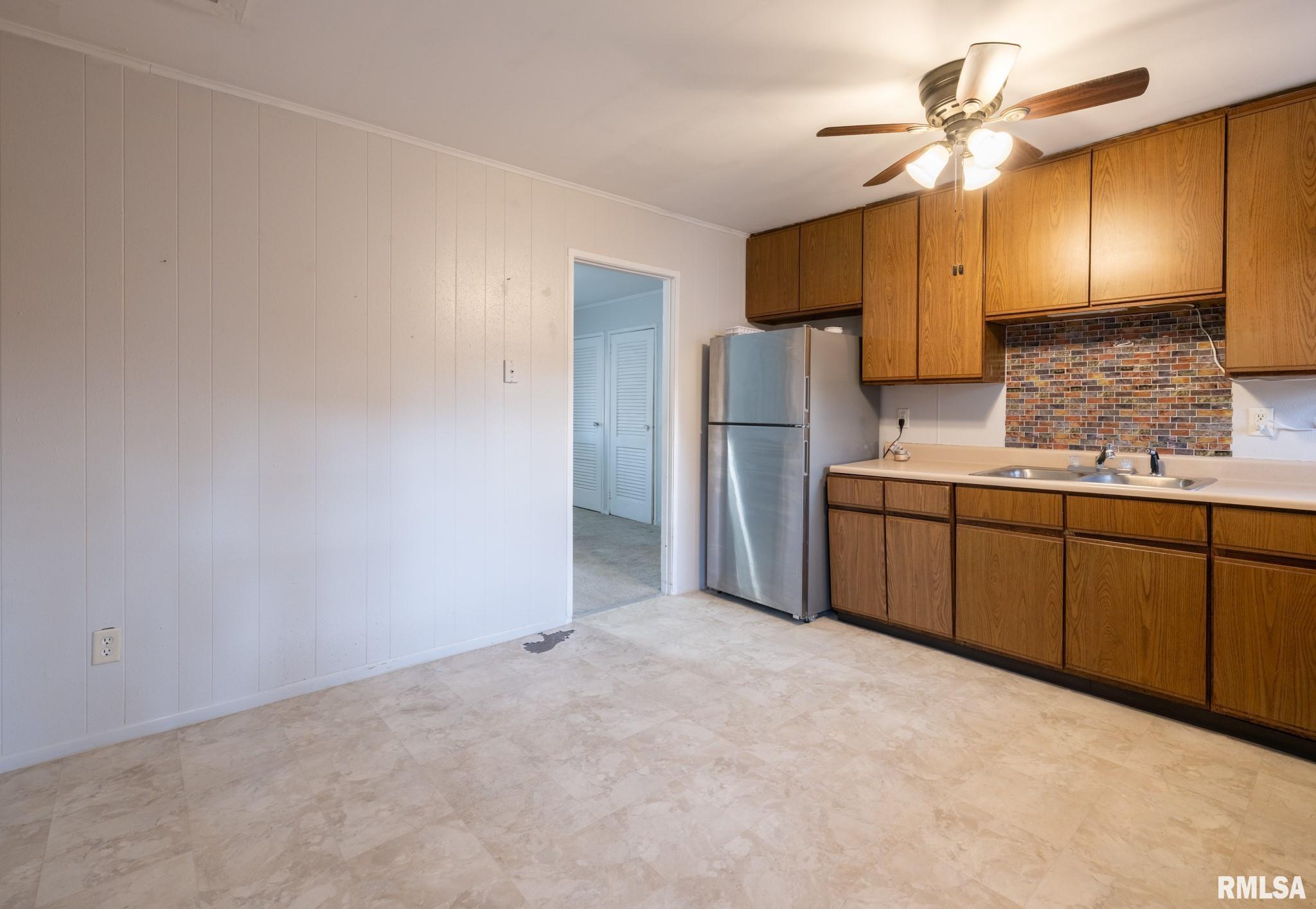 1503 Augusta Street Pekin, IL 61554 - Photo 15 of 28