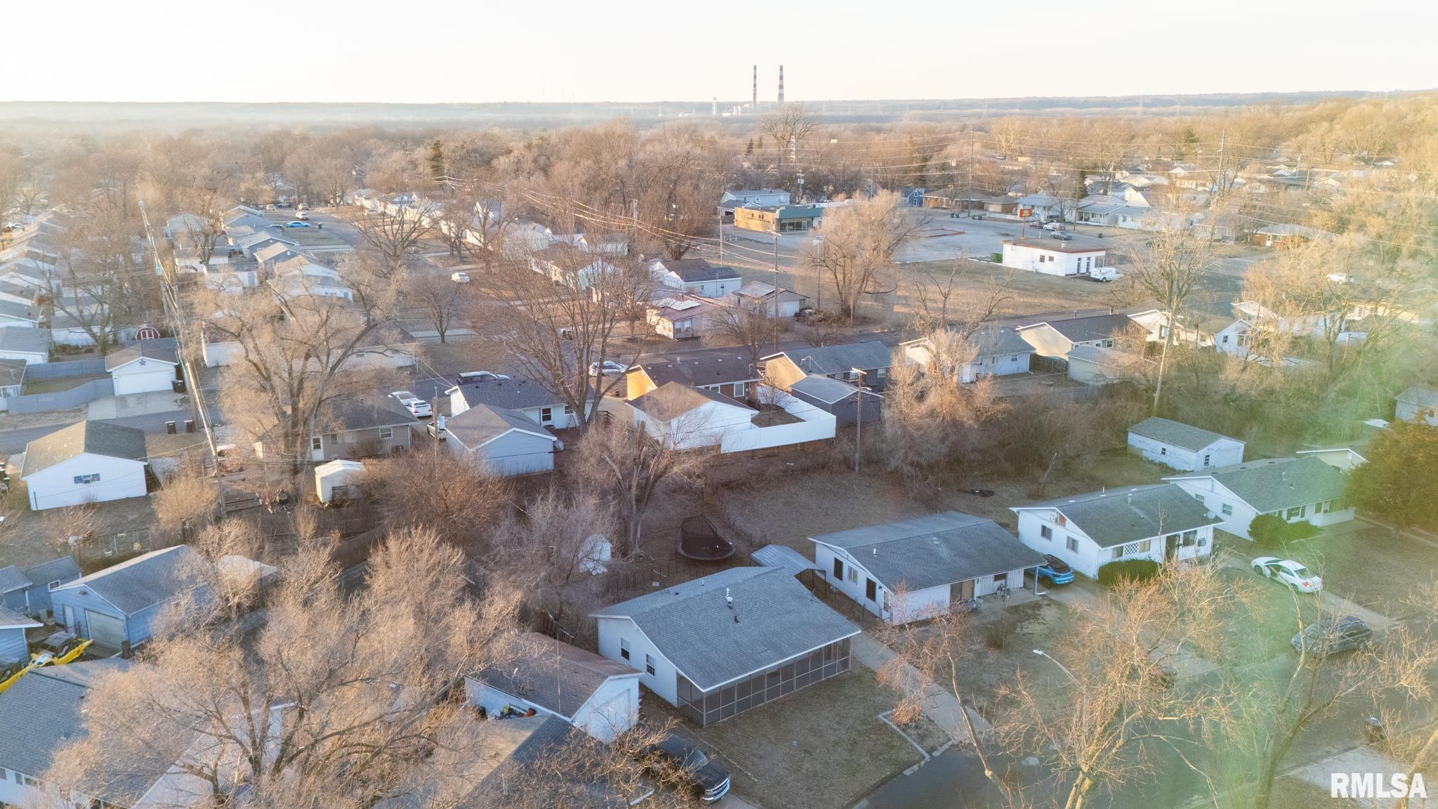 1503 Augusta Street Pekin, IL 61554 - Photo 2 of 28