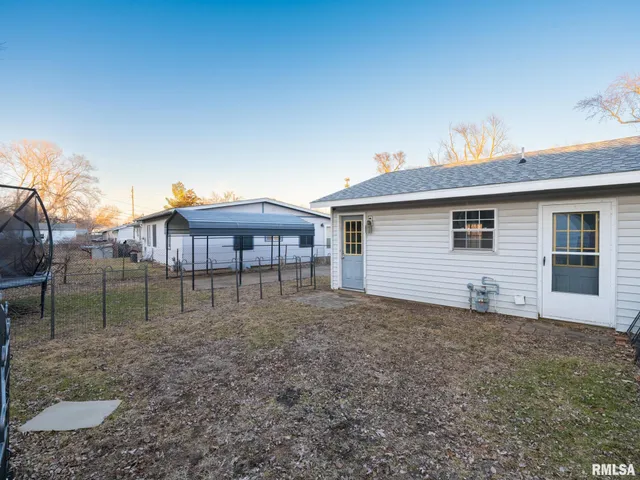 $97,300 | 1503 Augusta Street, Pekin, IL 61554