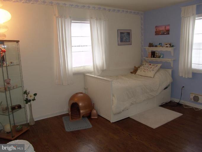 6020 Commack Court Springfield, VA 22152 - Photo 6 of 14 Bedroom #2