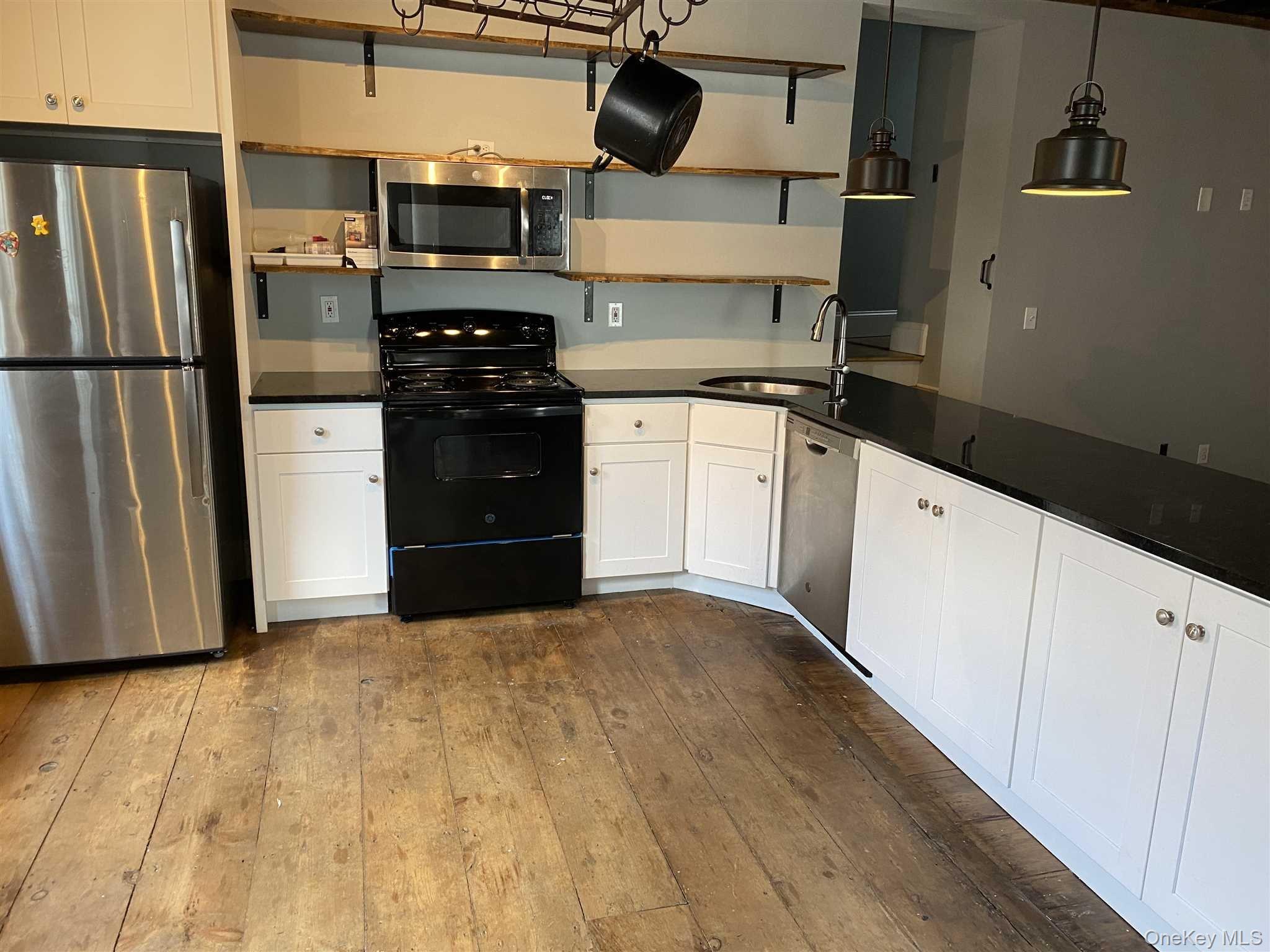 1121 Main Street Fishkill, NY 12524 - Photo 4 of 11