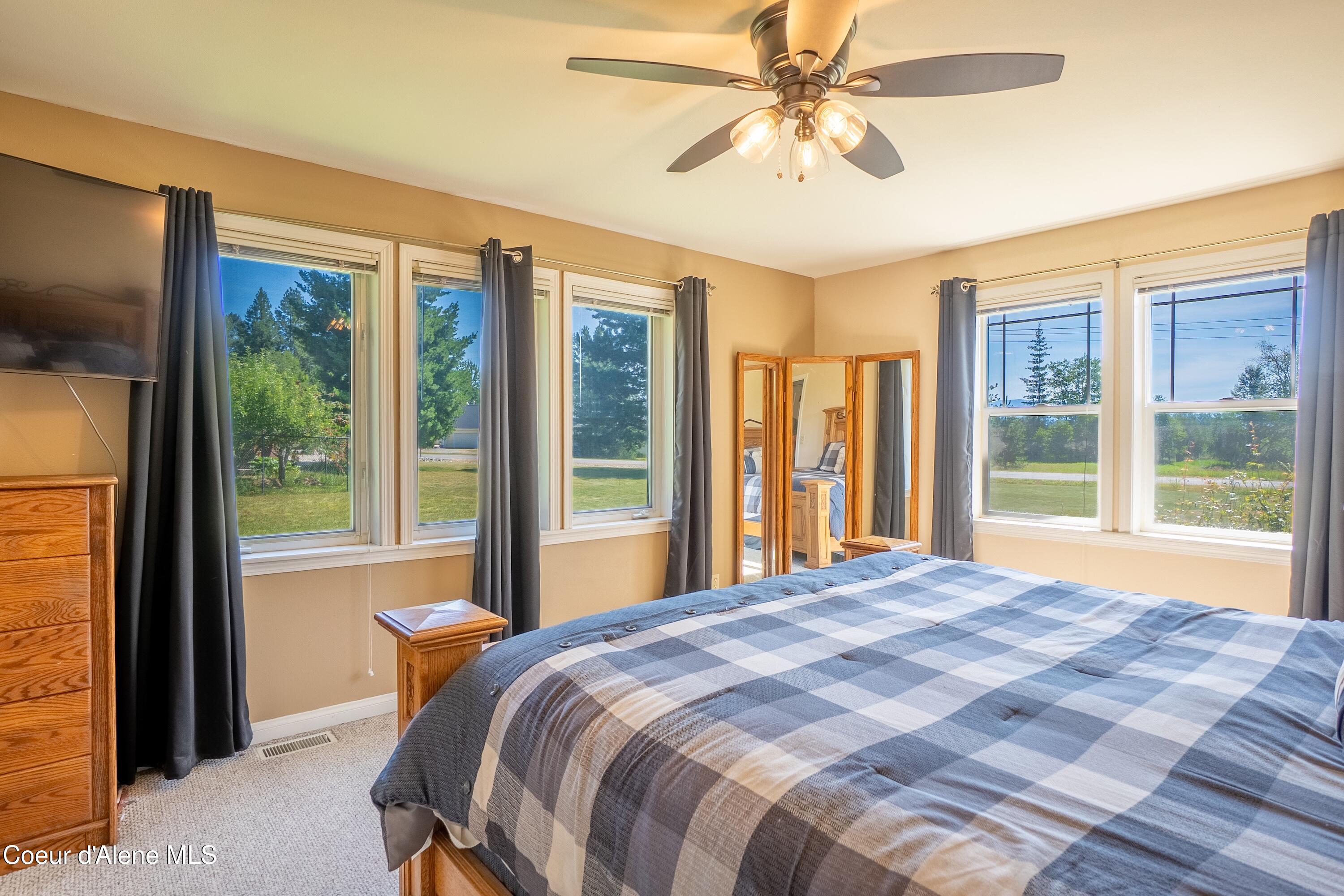 72 Leisure Lane Sandpoint, ID 83864 - Photo 12 of 25 Master on main-HDR