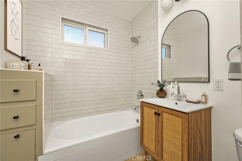 273 East Norton Street Long Beach, CA 90805 - Photo 23 of 33