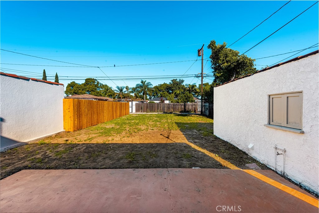 273 East Norton Street Long Beach, CA 90805 - Photo 31 of 33