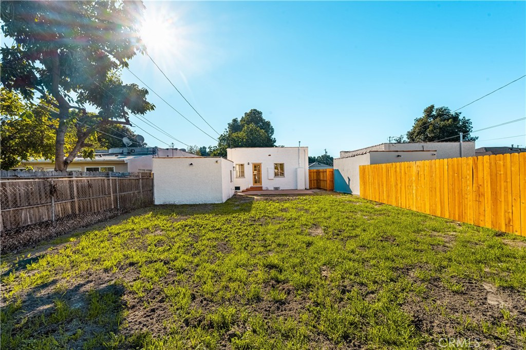 273 East Norton Street Long Beach, CA 90805 - Photo 4 of 33