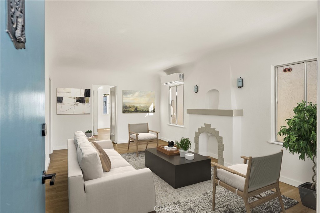 273 East Norton Street Long Beach, CA 90805 - Photo 5 of 33