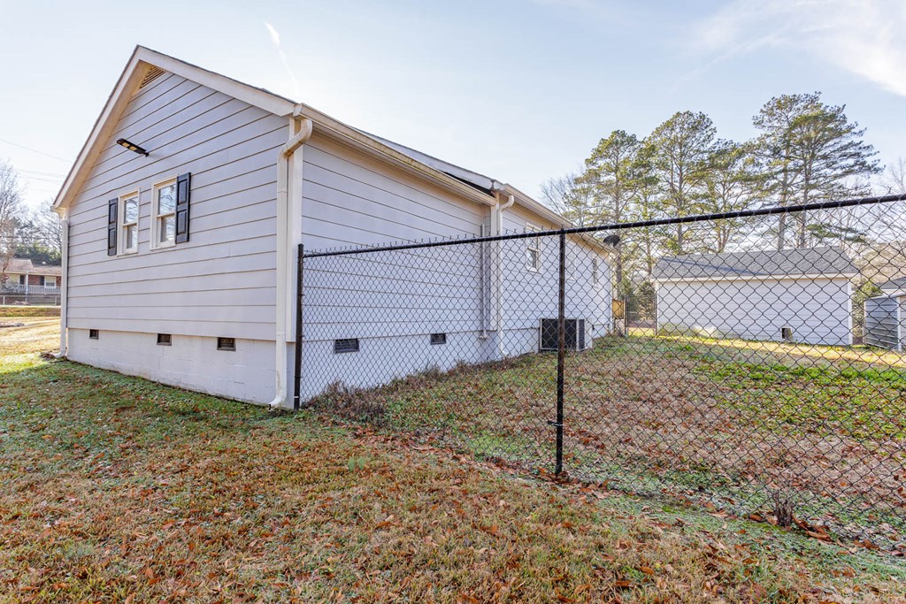 611 Beaverdale Road Northeast Dalton, GA 30721 - Photo 14 of 33 Gallery Image 14