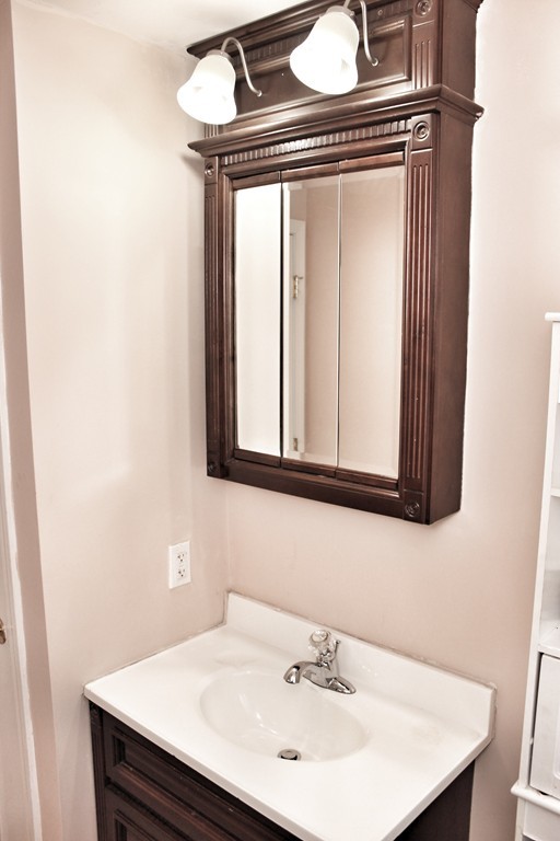 4 Pearlbush Path Worcester, MA 01607 - Photo 5 of 13