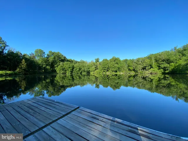 $5,500 | 9420 Lakeside Drive, Vienna, VA 22182