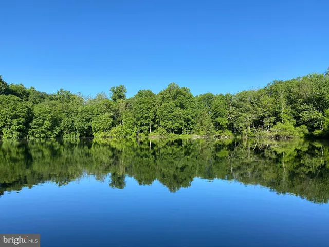 $5,500 | 9420 Lakeside Drive, Vienna, VA 22182