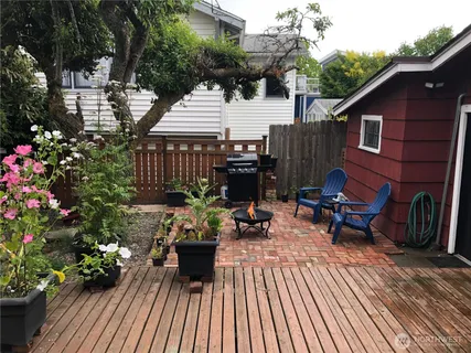 $800,000 | 3052 38th Avenue Southwest, Seattle, WA 98126