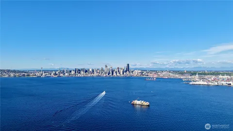 $800,000 | 3052 38th Avenue Southwest, Seattle, WA 98126