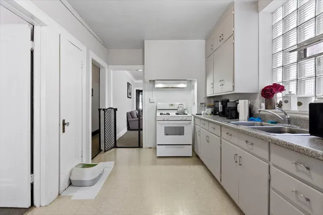 $547,000 | 2719 West Peterson Avenue, Chicago, IL 60659