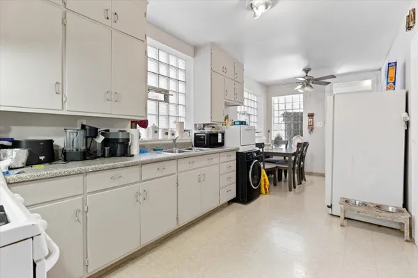 $547,000 | 2719 West Peterson Avenue, Chicago, IL 60659
