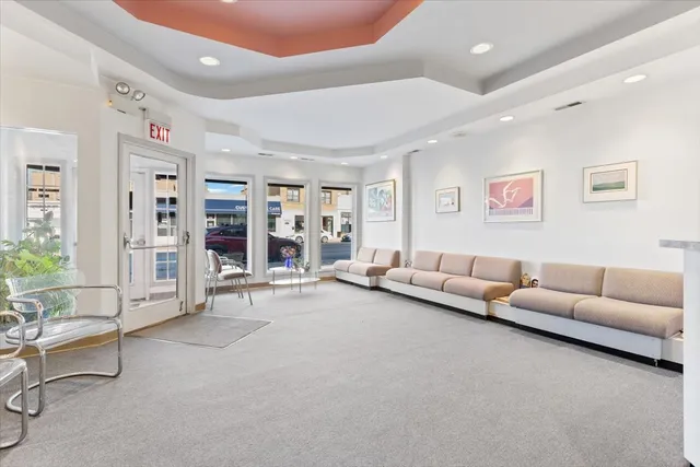 $547,000 | 2719 West Peterson Avenue, Chicago, IL 60659