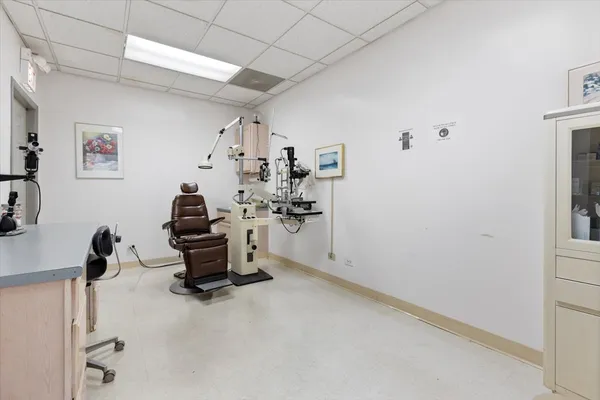 $547,000 | 2719 West Peterson Avenue, Chicago, IL 60659