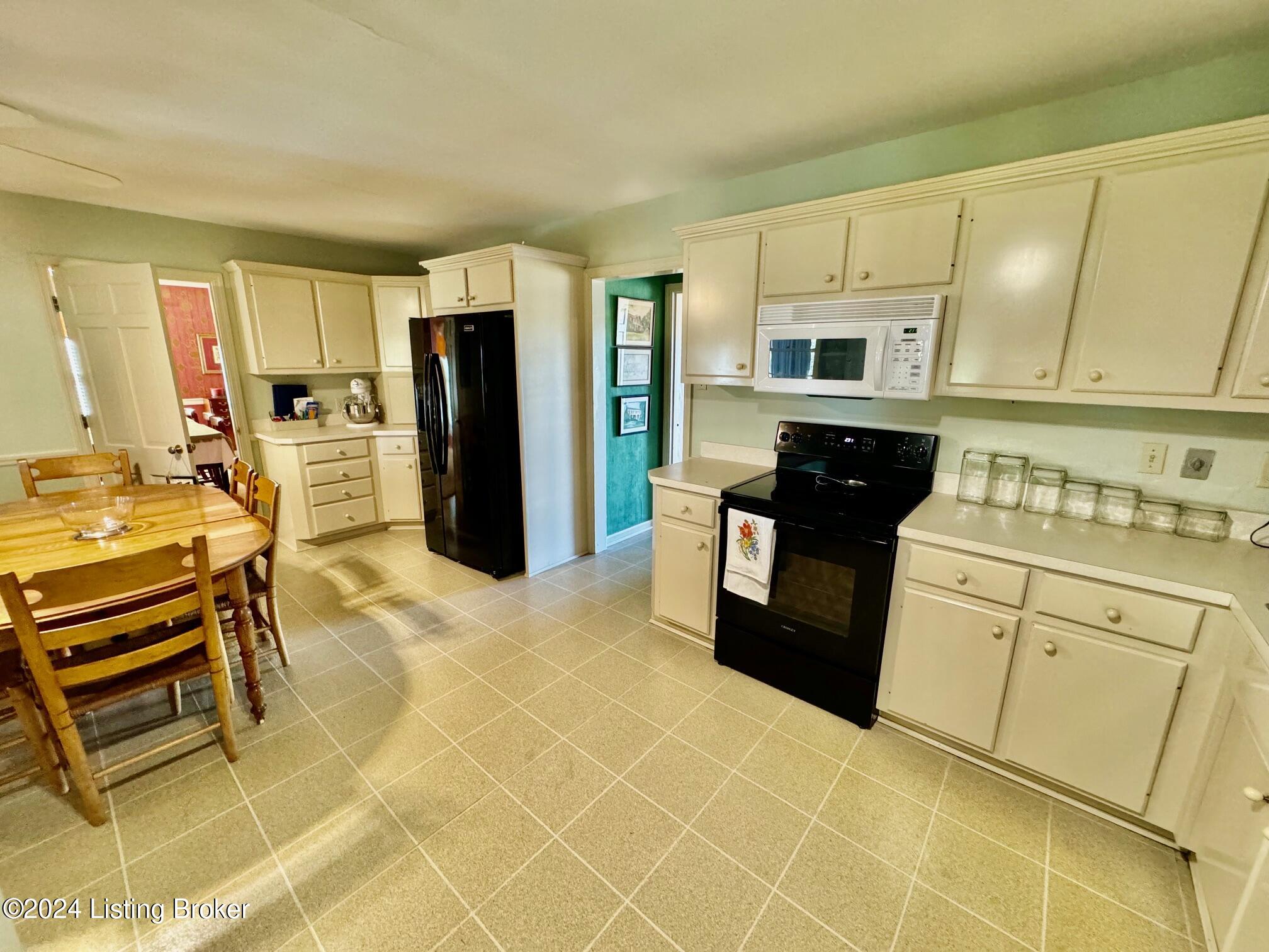 608 Lincoln Park Road Springfield, KY 40069 - Photo 6 of 32 006_Kitchen