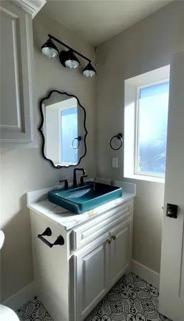 a close view of sink