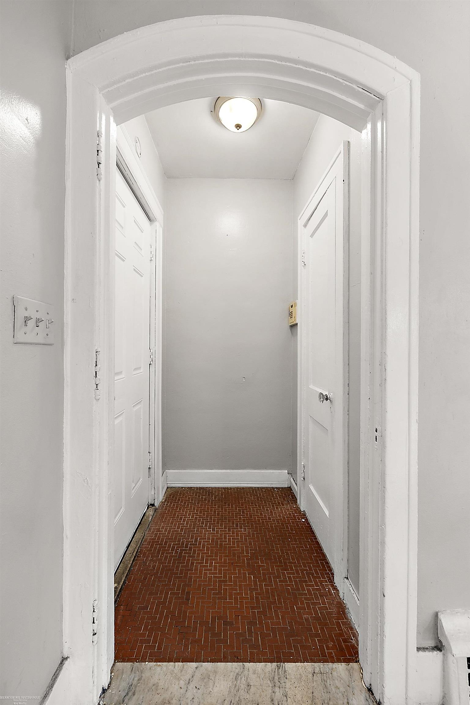3484 Devonshire Road Detroit, MI 48224 - Photo 7 of 24 50122923-6.JPG