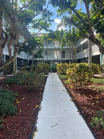 $1,550 | 1930 Jackson Street, Unit 10, Hollywood, FL 33020