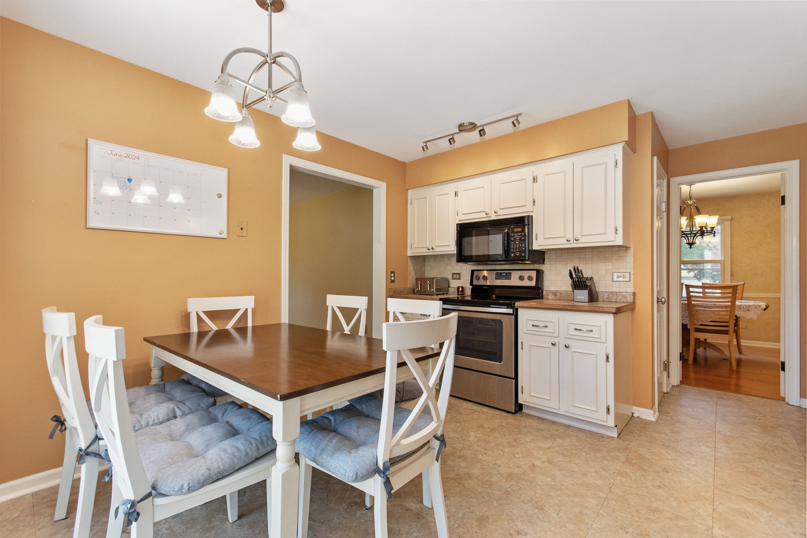 25-w071 Cape Road Naperville, IL 60540 - Photo 5 of 18 Gallery Image 5