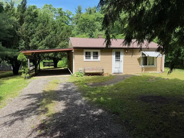 $222,000 | 59710 Highway 51, Dowagiac, MI 49047