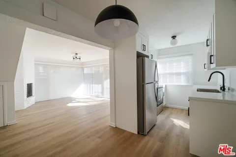 $3,295 | 1147 Horn Avenue, Unit 2, West Hollywood, CA 90069